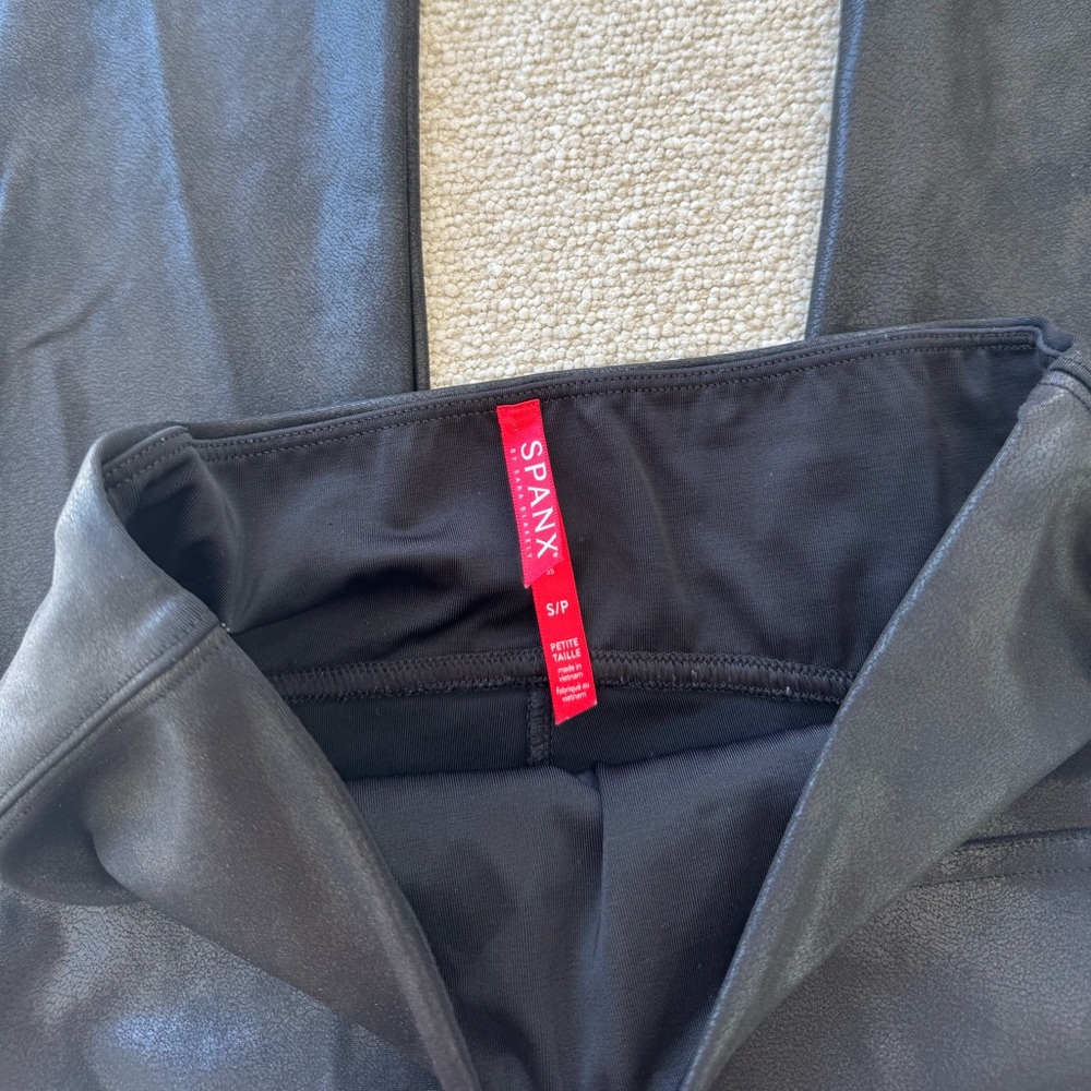 Spanx Faux Leather Leggings Black Size S Petite | Shaping High Waist - Picture 5 of 7